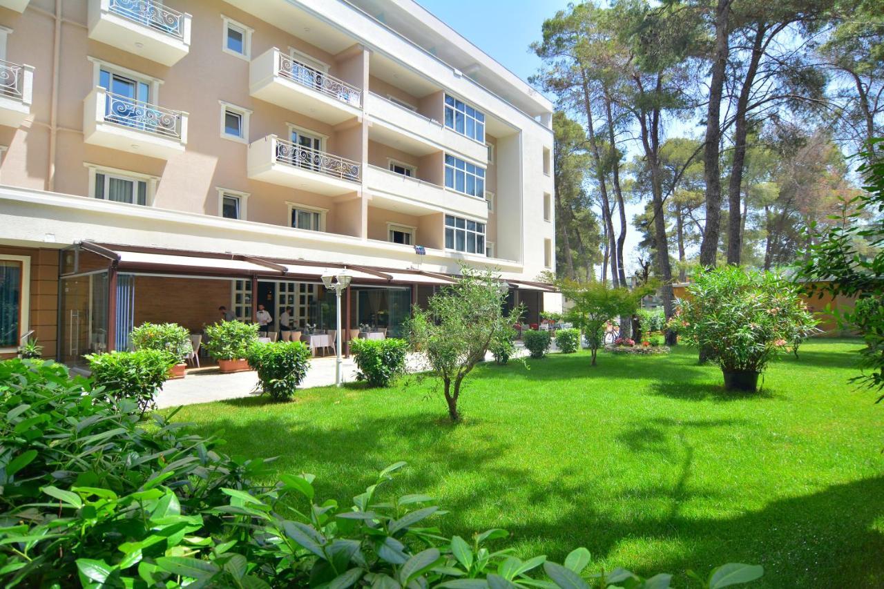 Sandy Beach Resort Golem  Esterno foto