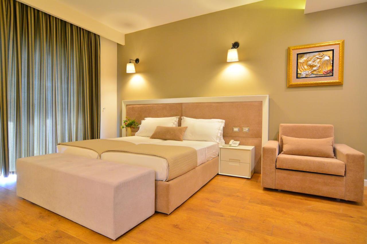 Sandy Beach Resort Golem  Esterno foto