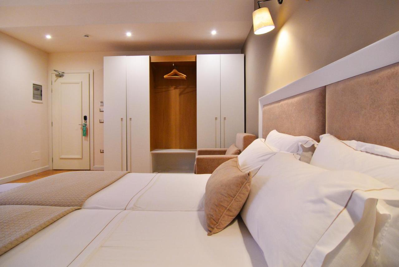 Sandy Beach Resort Golem  Esterno foto