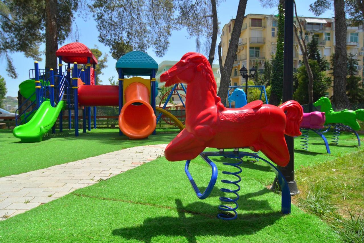 Sandy Beach Resort Golem  Esterno foto