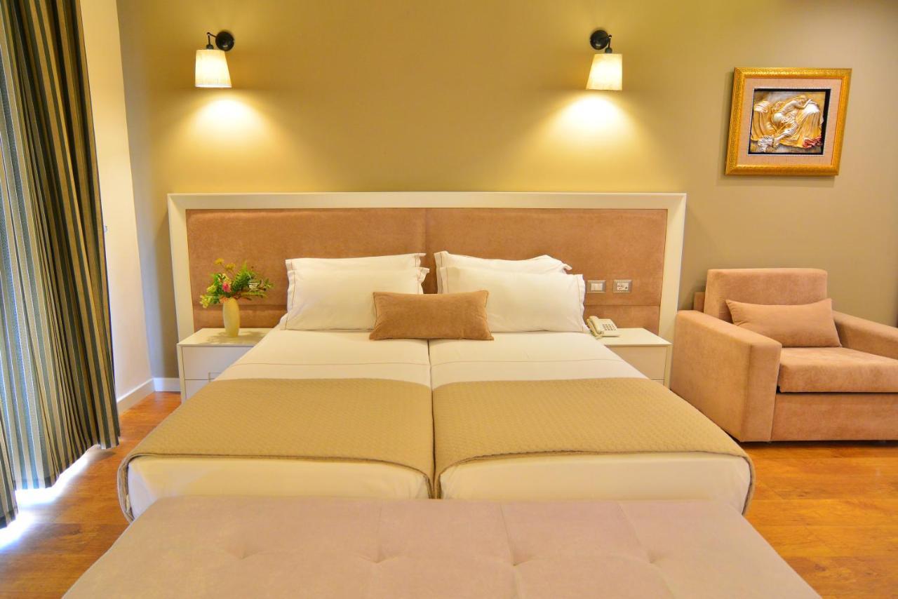 Sandy Beach Resort Golem  Esterno foto