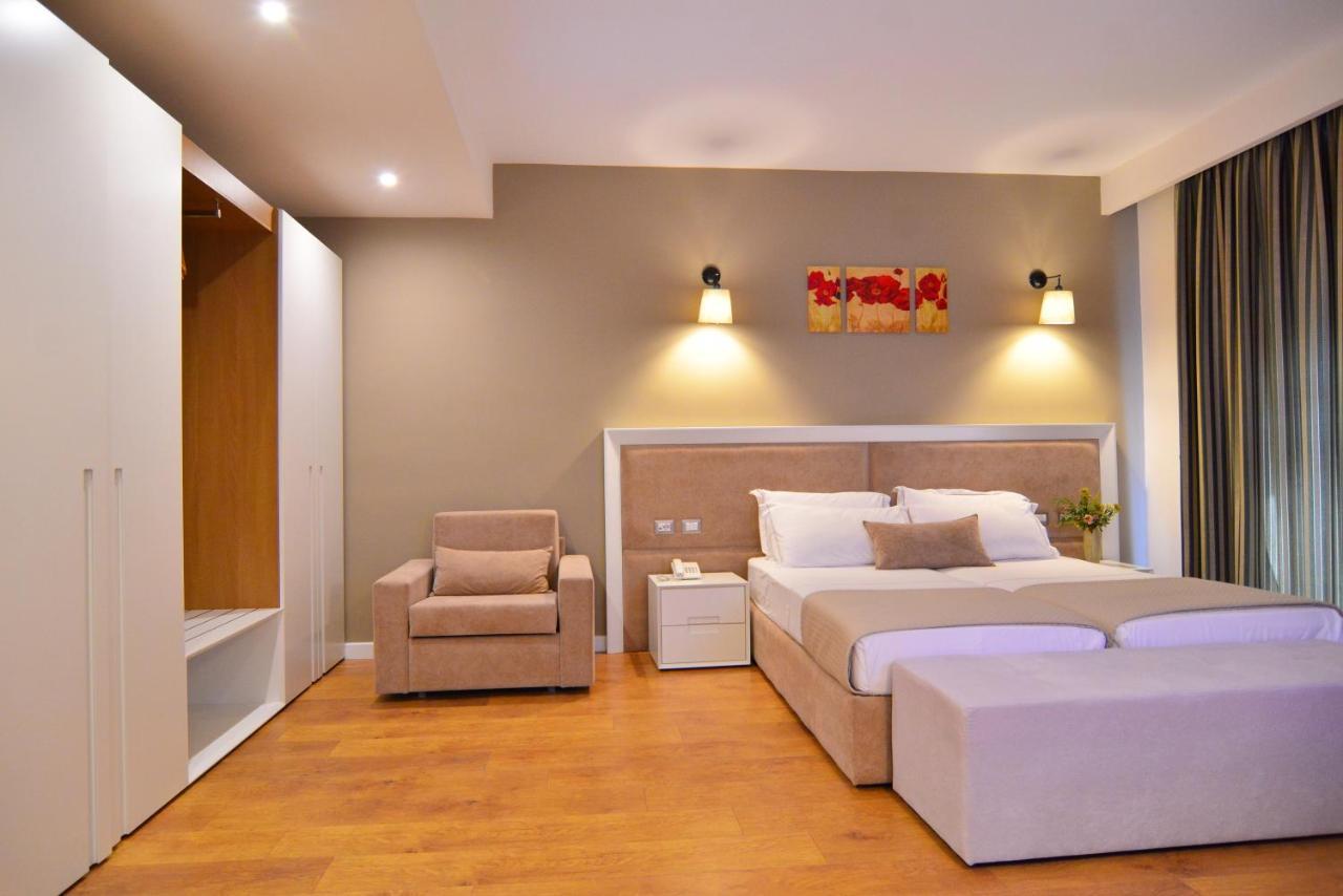 Sandy Beach Resort Golem  Esterno foto