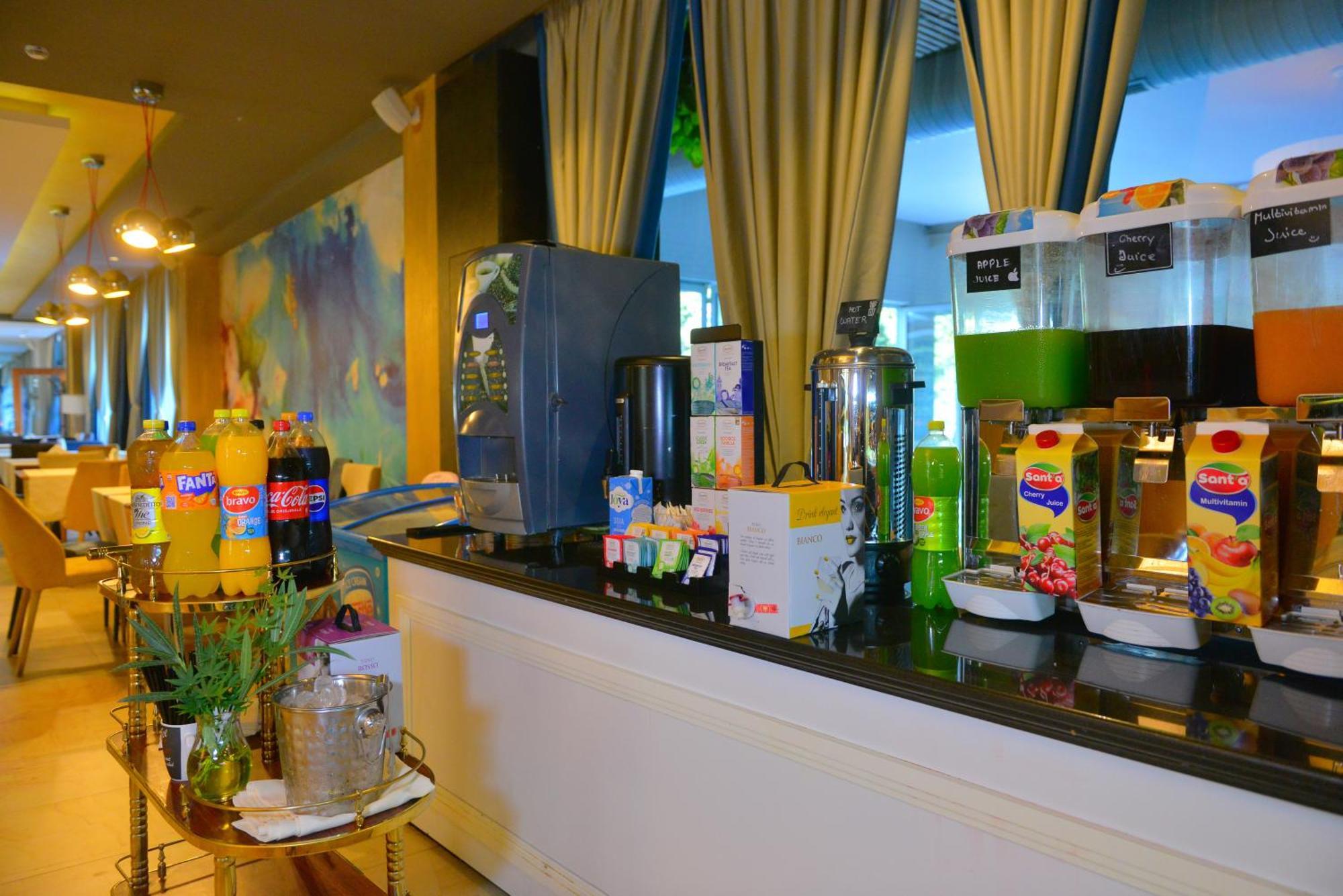 Sandy Beach Resort Golem  Esterno foto