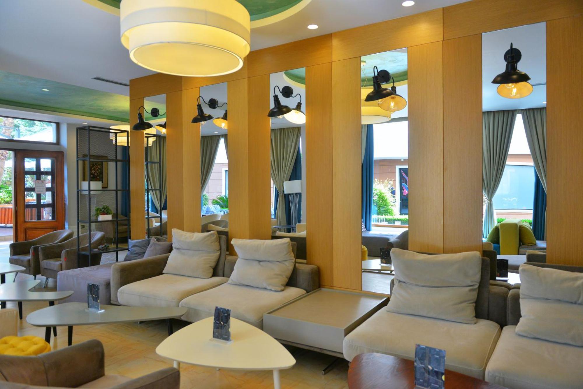 Sandy Beach Resort Golem  Esterno foto